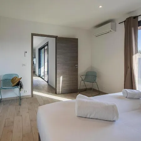 Residence Vesna Rossa, Porto Vecchio * Porto-Vecchio (Corsica)